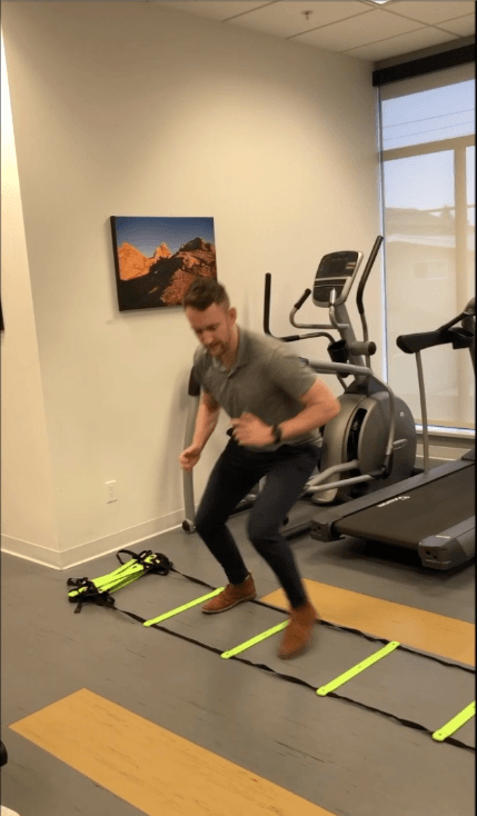 2 Simple Exercises For Tennis – North Burnaby Physiotherapists Show How To Warm Up